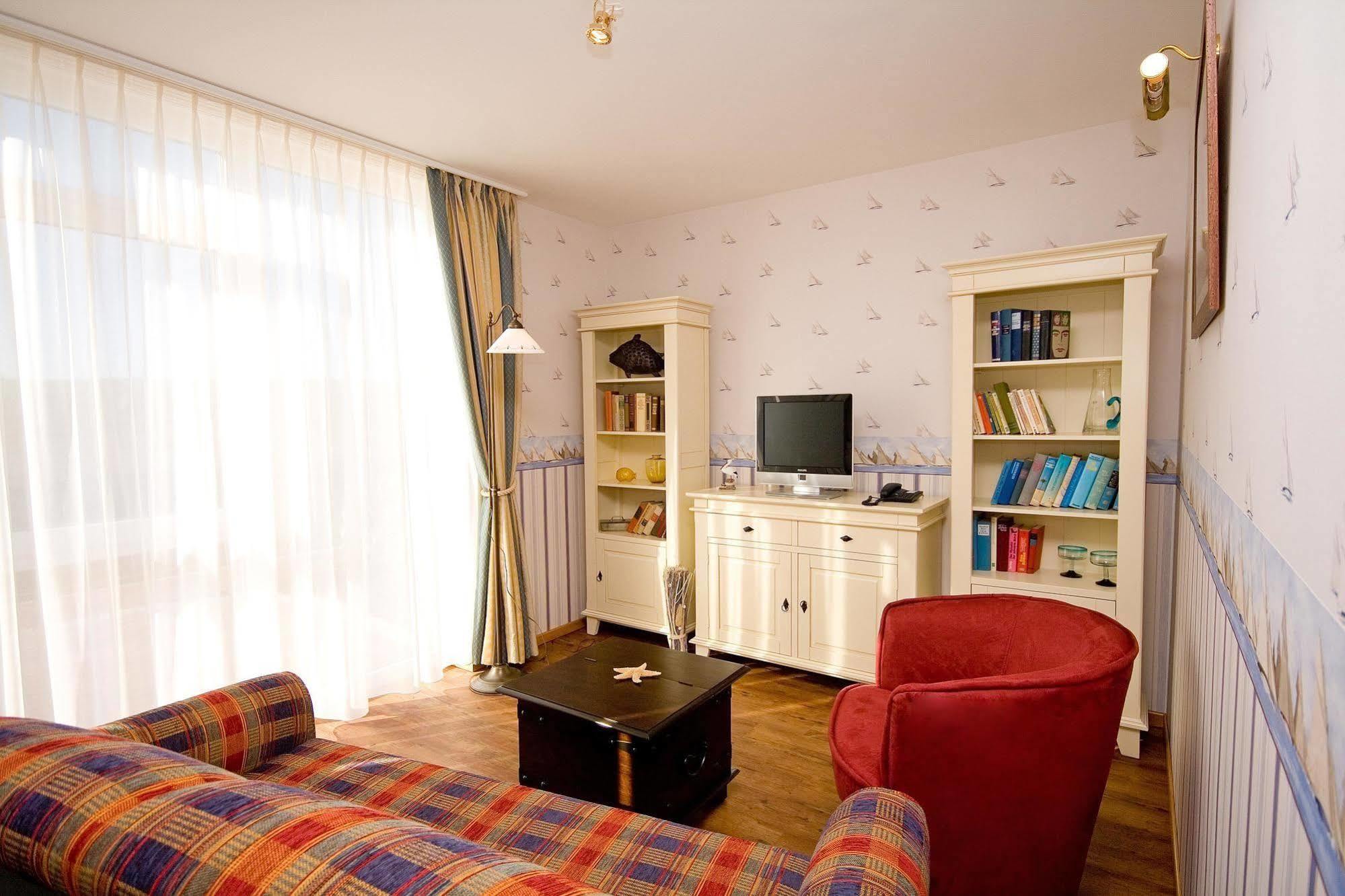 Hotel Nautilus Путбус Екстериор снимка