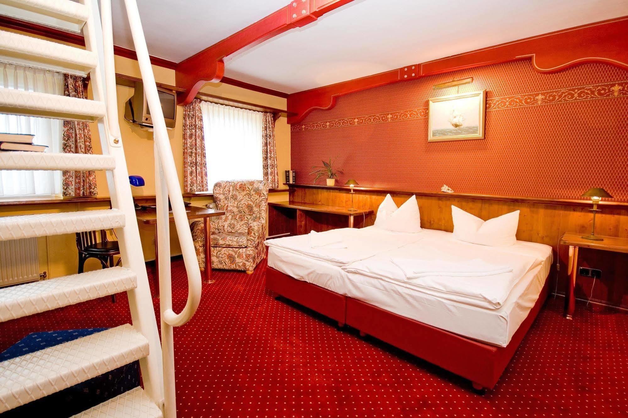 Hotel Nautilus Путбус Екстериор снимка